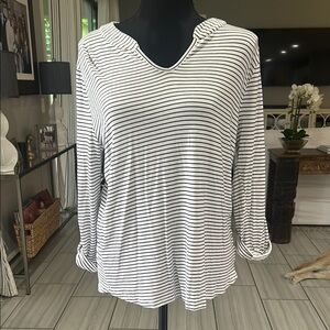 Staccato White and Gray Cuffed Sleeve Button Down Blouse